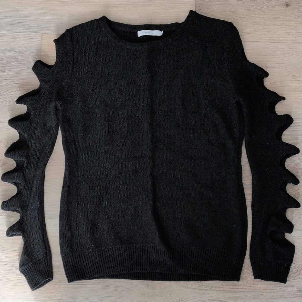 Harper Black Sweater with Cut-Out Sleeves Stitch Fix Gorgeous Sweater!! Size Lg